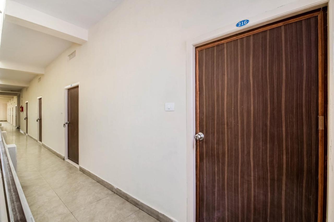 Super Oyo G P Residency Otel Kākināda Dış mekan fotoğraf