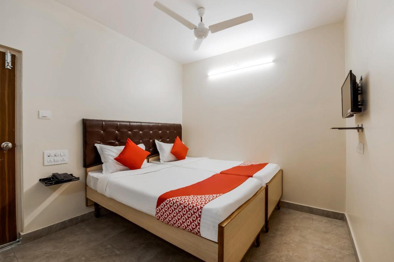 Super Oyo G P Residency Otel Kākināda Dış mekan fotoğraf