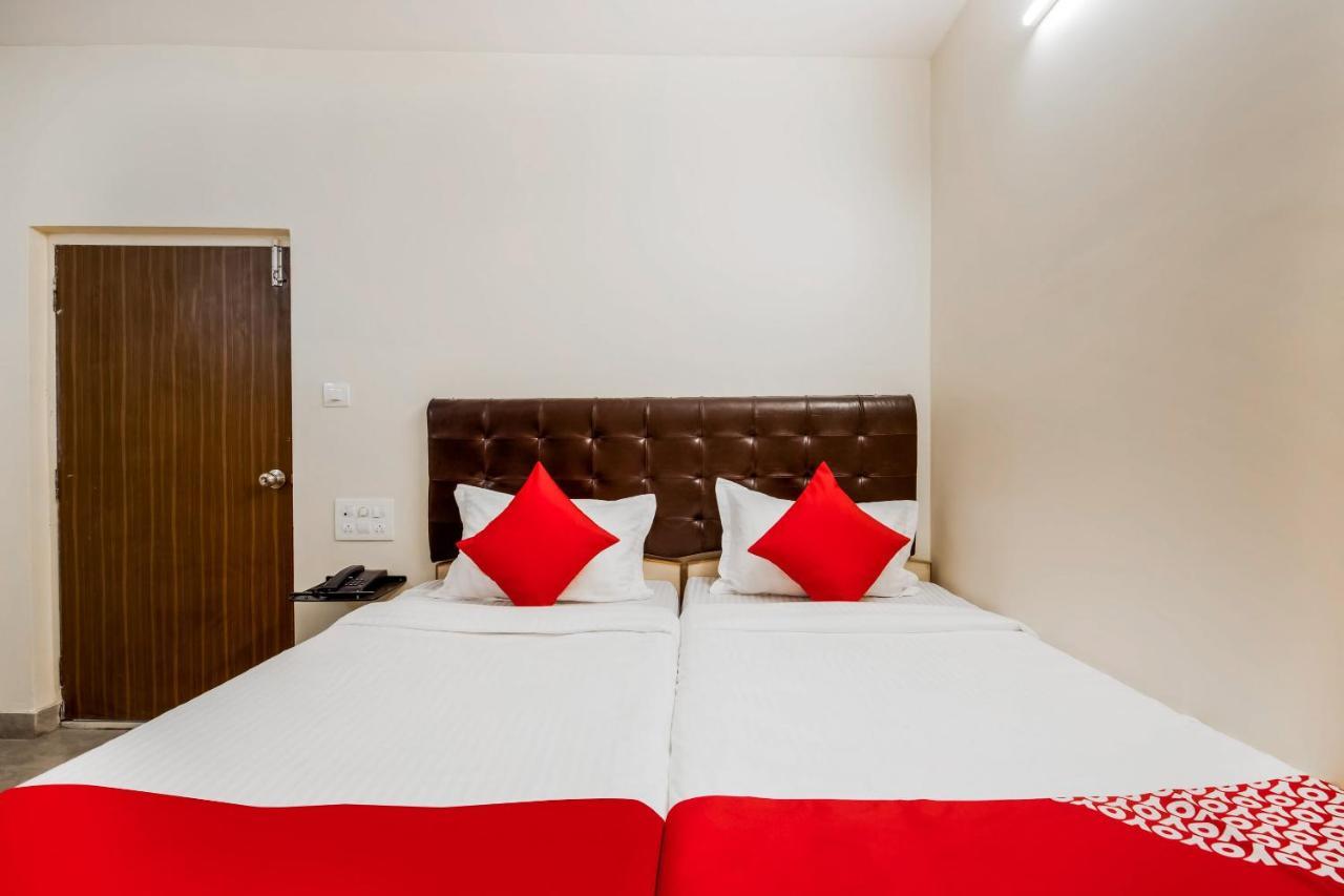 Super Oyo G P Residency Otel Kākināda Dış mekan fotoğraf