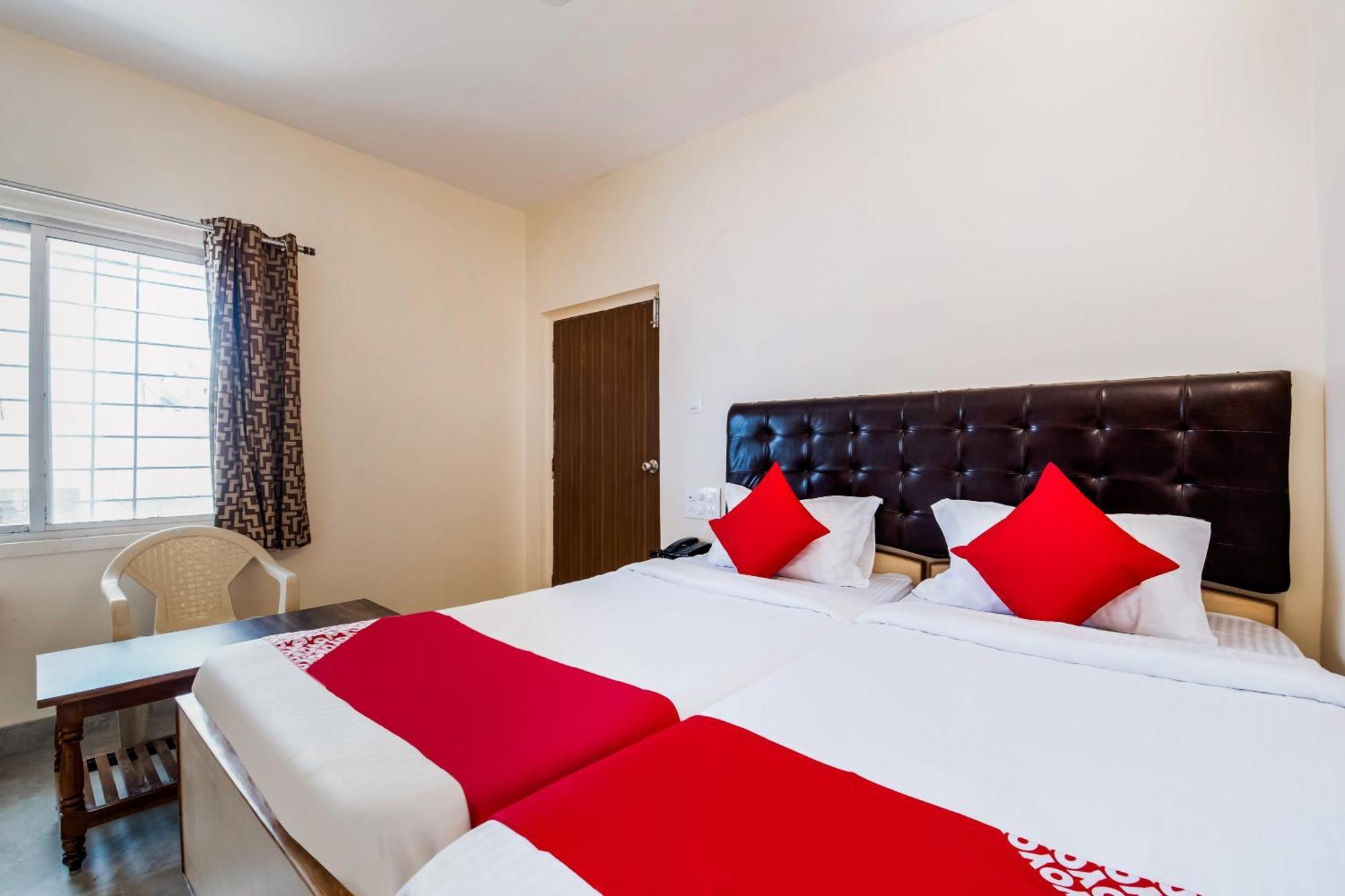 Super Oyo G P Residency Otel Kākināda Dış mekan fotoğraf