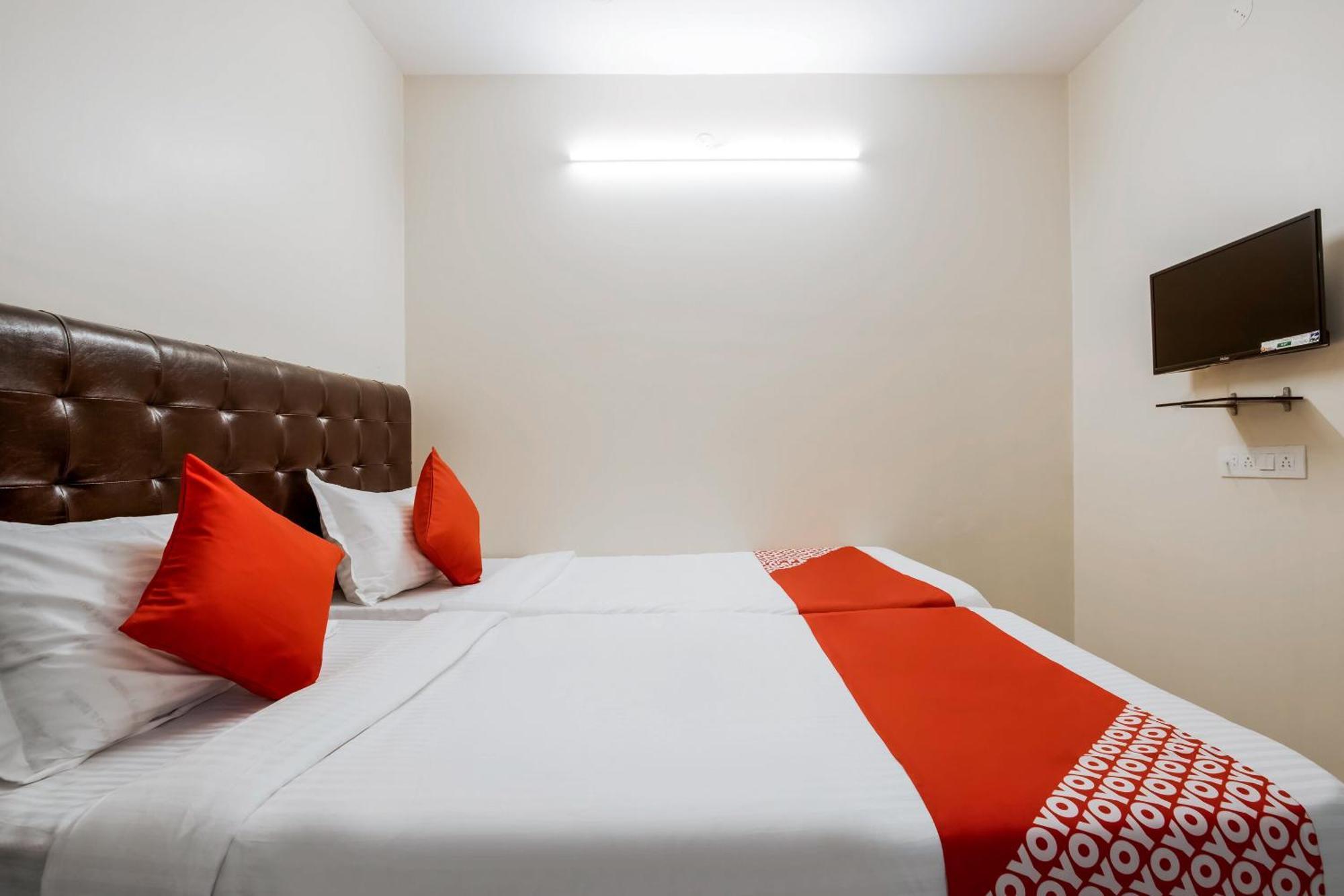 Super Oyo G P Residency Otel Kākināda Dış mekan fotoğraf
